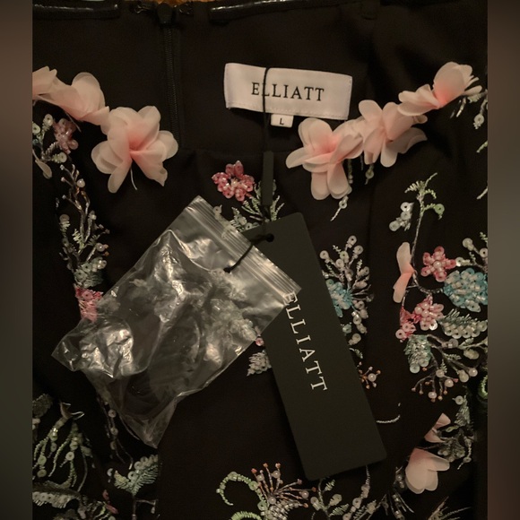 NWT Elliatt Gaia Black Floral Mini Dress Size L - Picture 15 of 15
